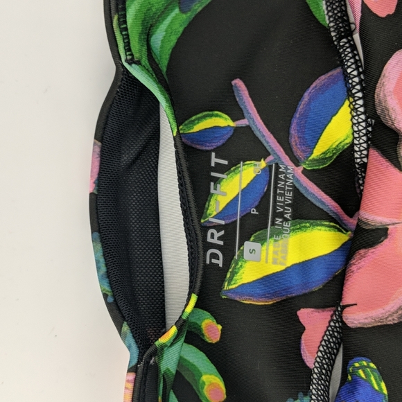 Nike Women's Tights Size Small Black Pink Green Floral Birds Ruched 3/4 Length - Picture 11 of 11